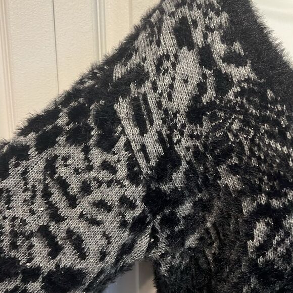 7 For All Mankind Black/Grey Jacquard Knit‎ V-Neck Sweater Size XS - Picture 4 of 12